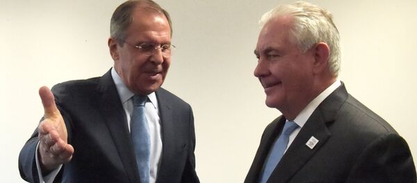 Canciller de Rusia, Serguéi Lavrov, y secretario de Estado de EEUU, Rex Tillerson - Sputnik Mundo