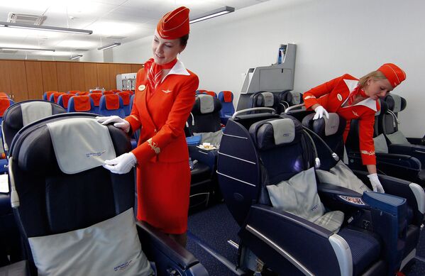 Las seductoras azafatas de la compañía rusa Aeroflot - Sputnik Mundo