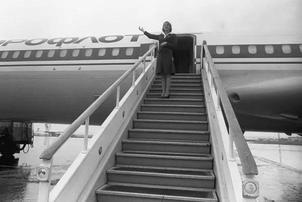 Las seductoras azafatas de la compañía rusa Aeroflot Las seductoras azafatas de la compañía rusa Aeroflot - Sputnik Mundo