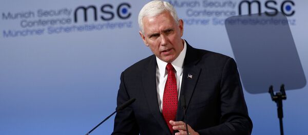 Vicepresidente de EEUU, Mike Pence, durante la conferencia de Munich - Sputnik Mundo