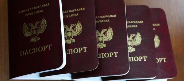Pasaportes de la autoproclamada república de Donetsk - Sputnik Mundo