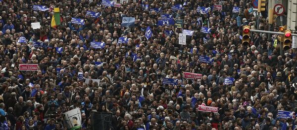 Marcha en Barcelona a favor de los refugiados - Sputnik Mundo