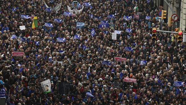 Marcha en Barcelona a favor de los refugiados - Sputnik Mundo