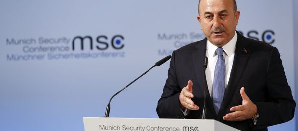 Canciller turco, Mevlüt Cavusoglu, en la conferencia de Múnich - Sputnik Mundo