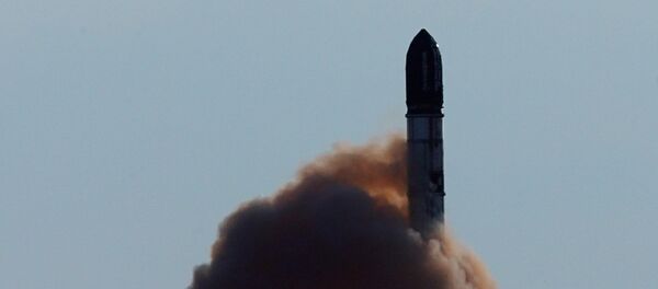 Lanzamiento de un misil balístico intercontinental R-36M (archivo) - Sputnik Mundo