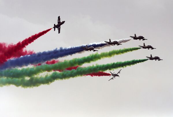 Defensa a ultranza: la apertura de la exposición internacional IDEX 2017 Defensa a ultranza: la apertura de la exposición internacional IDEX 2017 - Sputnik Mundo