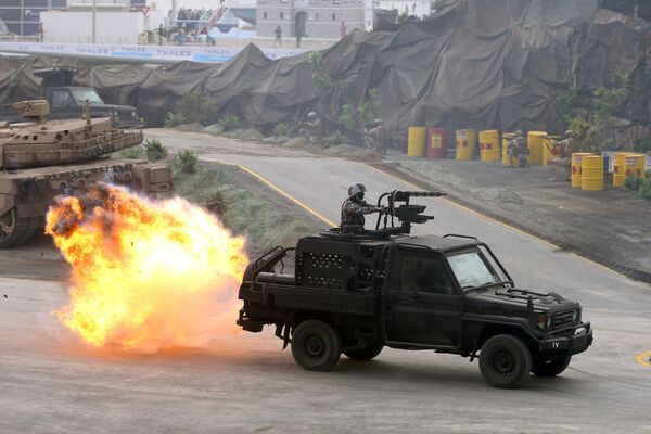 Defensa a ultranza: la apertura de la exposición internacional IDEX 2017 Defensa a ultranza: la apertura de la exposición internacional IDEX 2017 - Sputnik Mundo