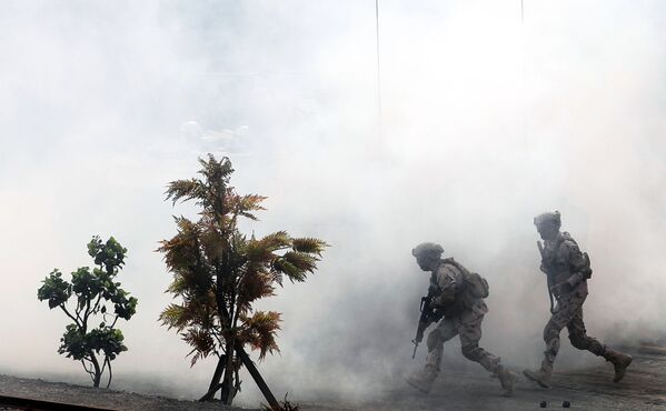 Defensa a ultranza: la apertura de la exposición internacional IDEX 2017 Defensa a ultranza: la apertura de la exposición internacional IDEX 2017 - Sputnik Mundo