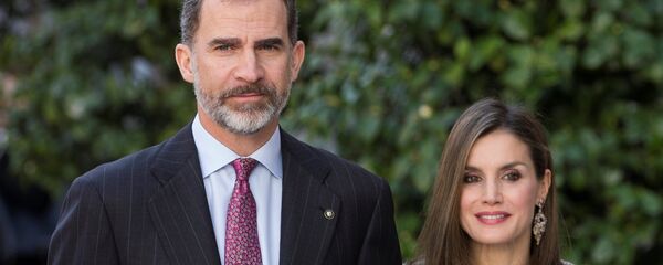 Spain's King Felipe (L) and Queen Letizia arrive at Thyssen-Bornenisza museum in Madrid, Spain, February 17, 2017 - Sputnik Mundo