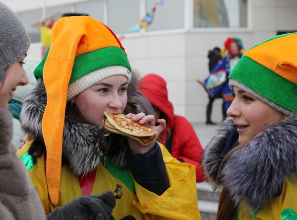 Fiesta de la Máslenitsa en Rusia - Sputnik Mundo