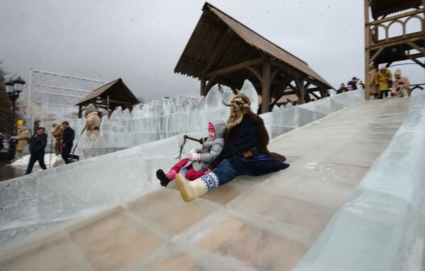 Fiesta de la Máslenitsa en Rusia - Sputnik Mundo