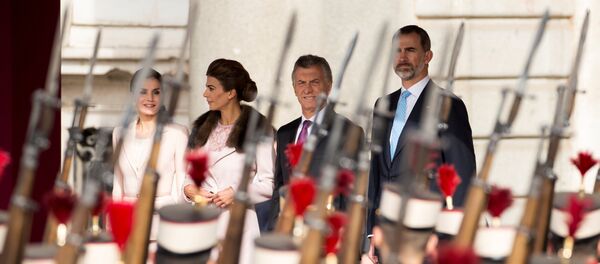 Reina de España, Letizia Ortiz, primera dama de Argentina, Juliana Awada, presidente de Argentina, Mauricio Macri, y rey de España, Felipe VI - Sputnik Mundo