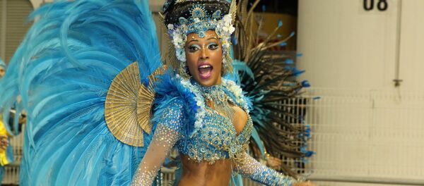 La participante del desfile del Sambódromo (archivo) - Sputnik Mundo