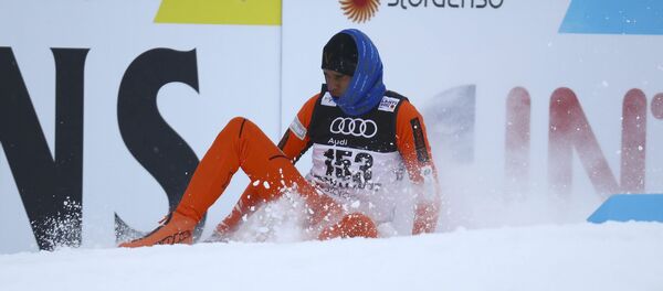 FIS Nordic Ski World Championships - Men's Cross Country - Qualification - Lahti, Finland - 23/2/17 - Adrian Solano of Venezuela crashes during the competition. - Sputnik Mundo