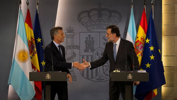 Mauricio Macri, presidente de la República Argentina, y Mariano Rajoy, presidente del Gobierno español Mauricio Macri, presidente de la República Argentina, y Mariano Rajoy, presidente del Gobierno español - Sputnik Mundo