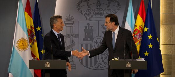 Mauricio Macri, presidente de la República Argentina, y Mariano Rajoy, presidente del Gobierno español Mauricio Macri, presidente de la República Argentina, y Mariano Rajoy, presidente del Gobierno español - Sputnik Mundo