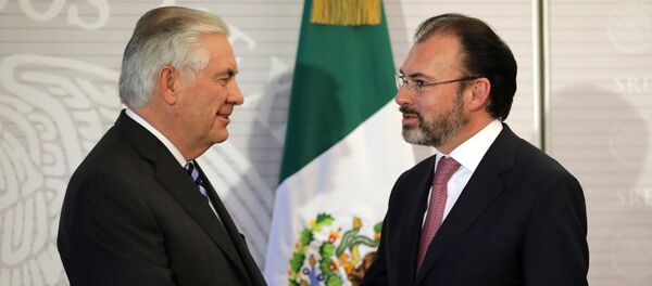 Rex Tillerson, secretario de Estado de EEUU, y Luis Videgaray, canciller de México - Sputnik Mundo
