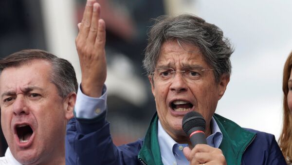 Guillermo Lasso, presidential candidate from the CREO party greets supporters outside the electoral council (CNE) headquarters, in Quito, Ecuador - Sputnik Mundo