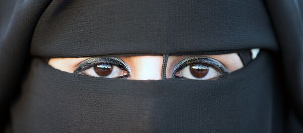 Mujer con hiyab - Sputnik Mundo