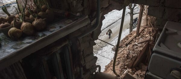 Las destrucciones en Donbás (archivo) - Sputnik Mundo