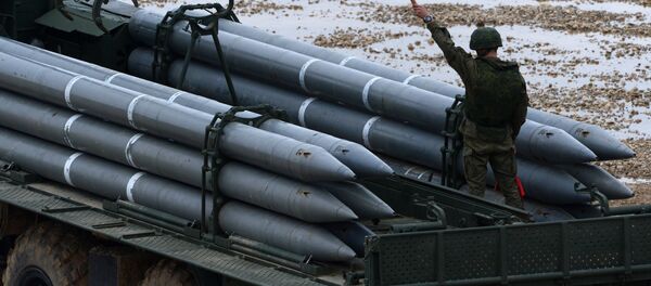 Lanzacohetes múltiple Tornado - Sputnik Mundo