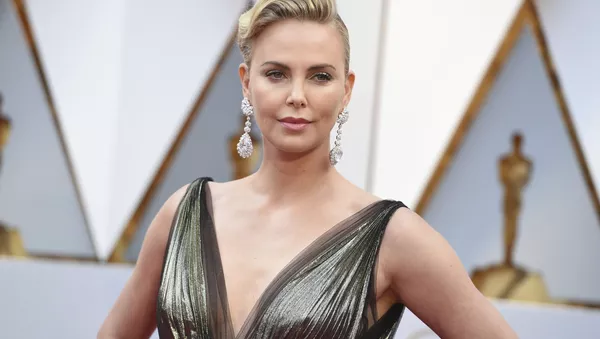Charlize Theron, la actriz estadounidense - Sputnik Mundo