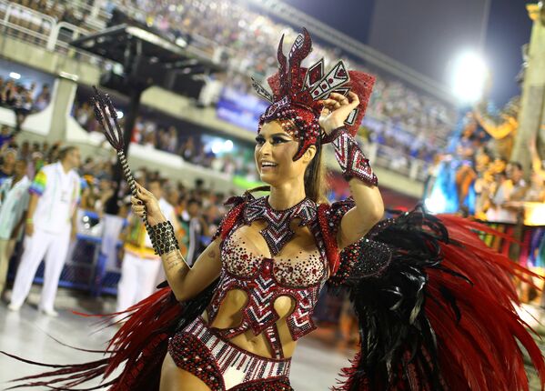 Los colores y el brillo en el carnaval de Río de Janeiro - Sputnik Mundo