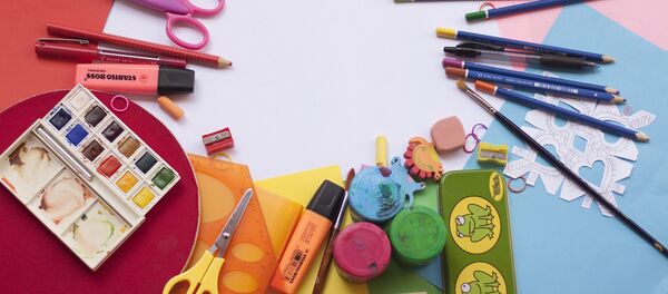 Material escolar - Sputnik Mundo