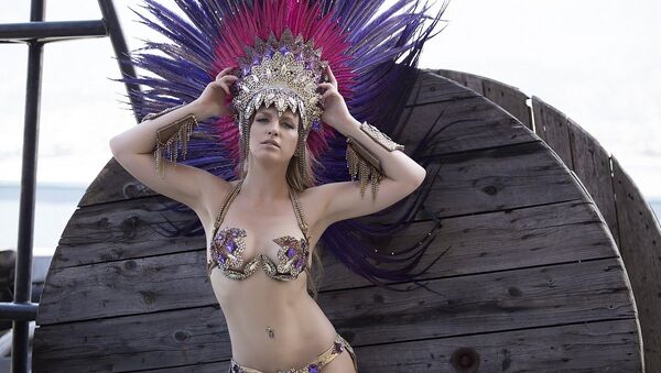 Juliana Titaeva, bailarina rusa de la Escuela de Samba de Portela - Sputnik Mundo