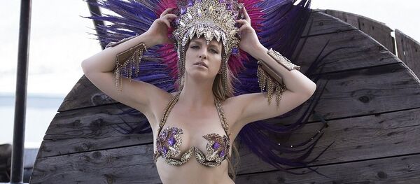 Juliana Titaeva, bailarina rusa de la Escuela de Samba de Portela - Sputnik Mundo