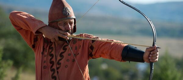 Reconstrucción de un guerrero escita en el marco del festival 'Nómadas Scolotes' en Crimea, 10 de septiembre de 2016 - Sputnik Mundo