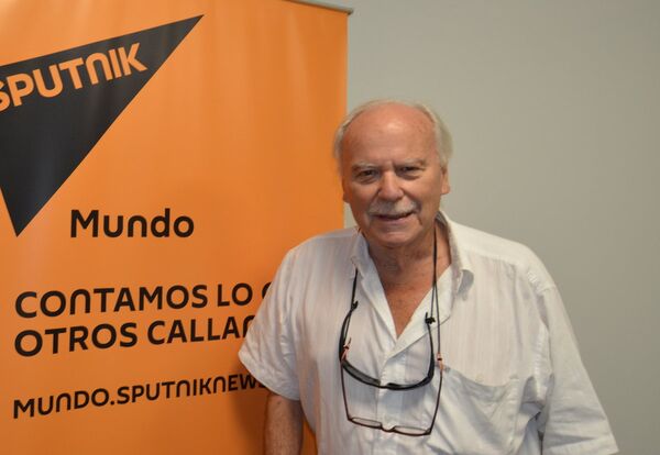 Sasha Tolstói, bisnieto del gran escritor ruso, visita la redacción de Sputnik en Montevideo - Sputnik Mundo