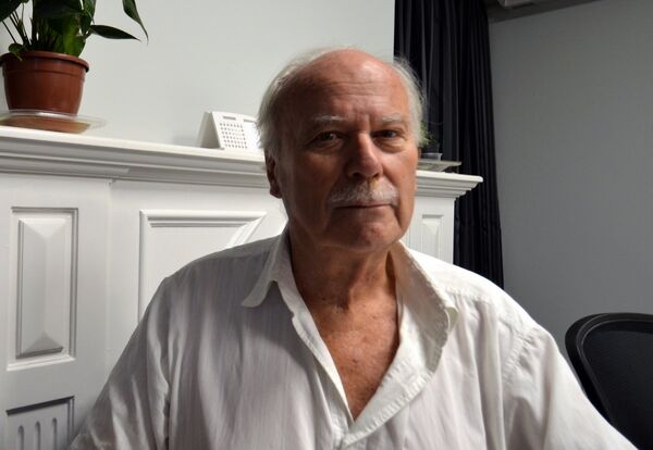 Sasha Tolstói, bisnieto del gran escritor ruso, visita la redacción de Sputnik en Montevideo - Sputnik Mundo