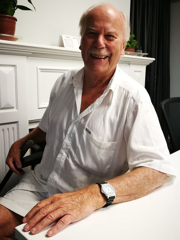 Sasha Tolstói, bisnieto del gran escritor ruso, visita la redacción de Sputnik en Montevideo - Sputnik Mundo