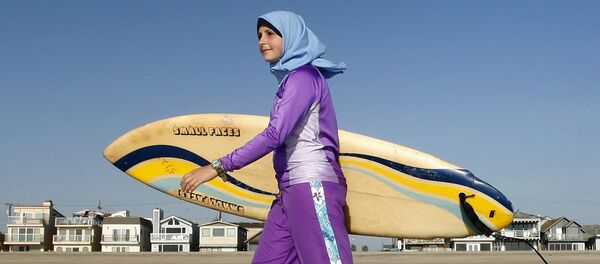 Una mujer en burkini (archivo) - Sputnik Mundo