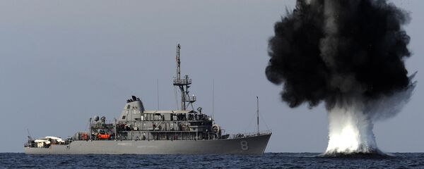 Maniobras navales del buque estadounidense USS Scout en el estrecho de Ormuz - Sputnik Mundo