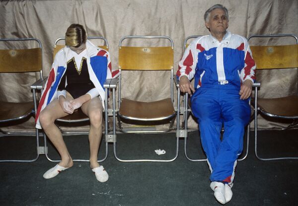 En 1992, Jórkina se unió a la selección nacional rusa de gimnasia. Dos años más tarde, ganó su primera medalla de plata en el campeonato del mundo celebrado en Brisbane.  - Sputnik Mundo