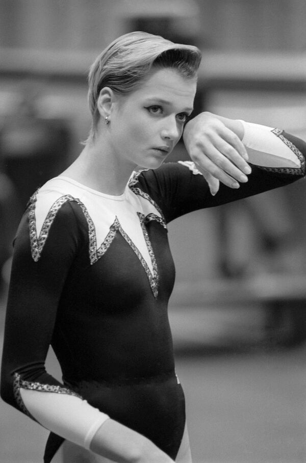 Más tarde, la deportista rusa triunfó en los Juegos Olímpicos de Atlanta 1996, al obtener preseas de oro y plata. Entre 1995 y 2001, Jórkina ganó el oro en todos los ejercicios de barras asimétricas, a pesar de su baja estatura. - Sputnik Mundo