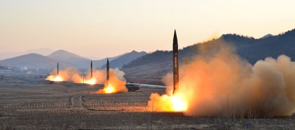 El lanzamiento de misiles balísticos por Corea del Norte - Sputnik Mundo