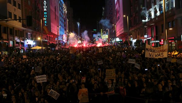 Manifestación contra el machismo en Madrid - Sputnik Mundo