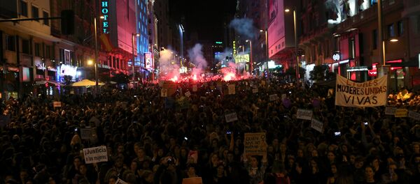 Manifestación contra el machismo en Madrid Manifestación contra el machismo en Madrid - Sputnik Mundo