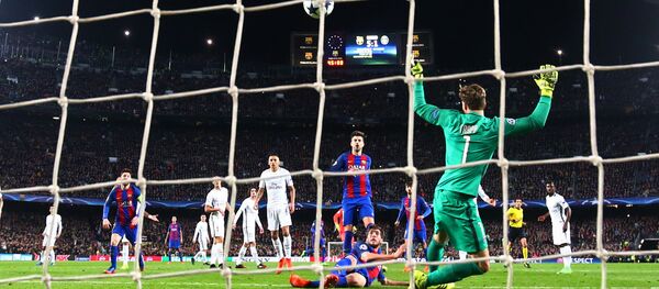 Barcelona's Sergi Roberto scores their sixth goal - Sputnik Mundo