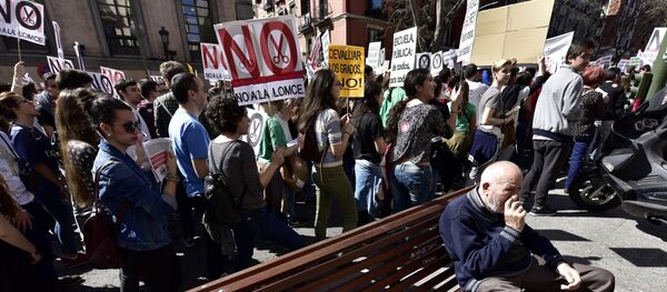 Protesta de estudiantes en España - Sputnik Mundo