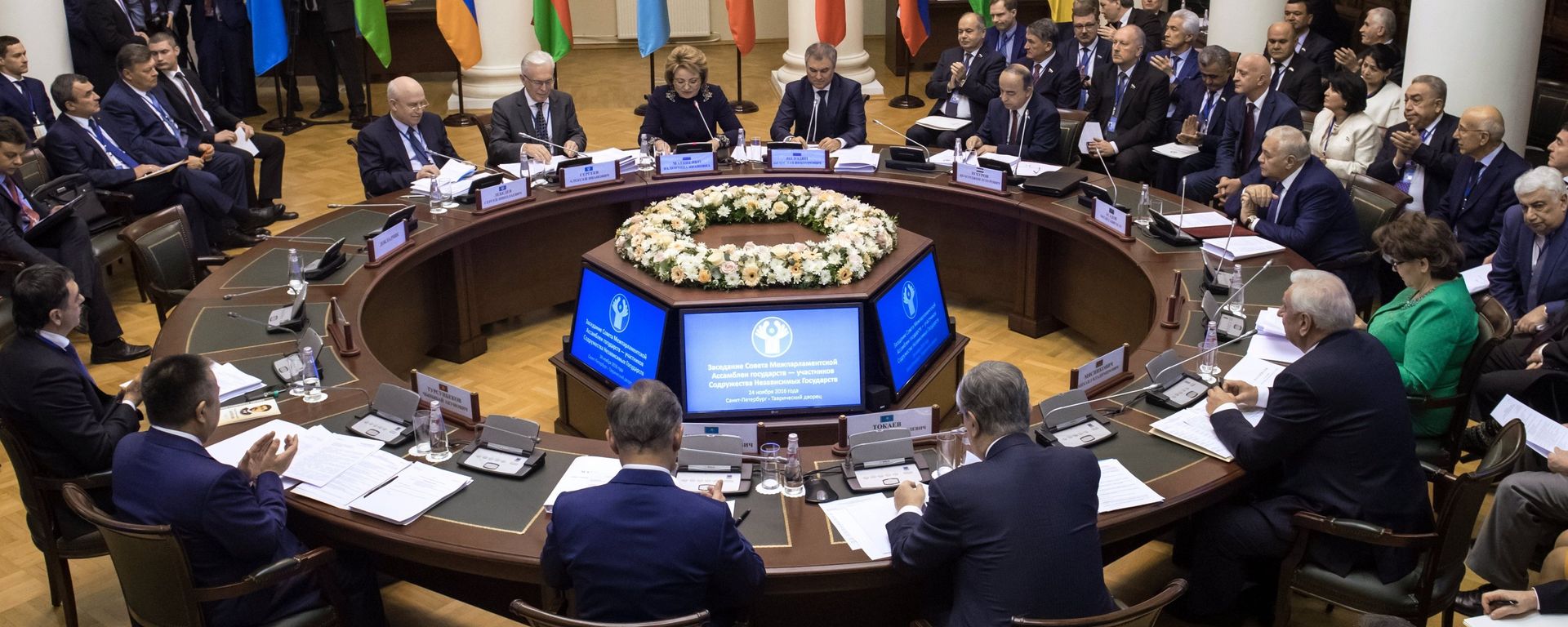 Una reunión del Consejo de la Asamblea Interparlamentaria de la CEI - Sputnik Mundo, 1920, 08.12.2021
