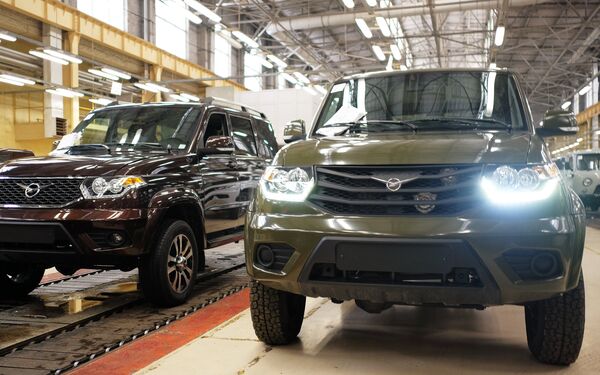 Los todoterrenos rusos UAZ Pickup y UAZ Patriot - Sputnik Mundo