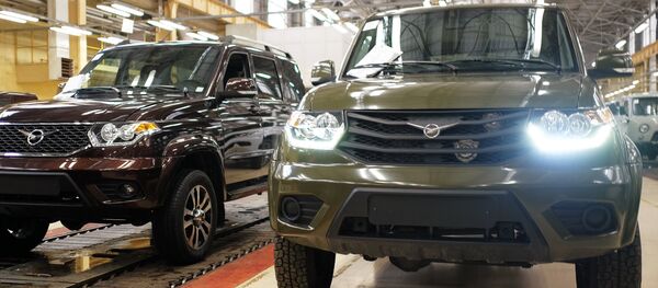 Los todoterrenos rusos UAZ Pickup y UAZ Patriot - Sputnik Mundo