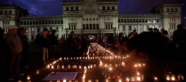 Homenaje a las víctimas del incendio en Guatemala - Sputnik Mundo