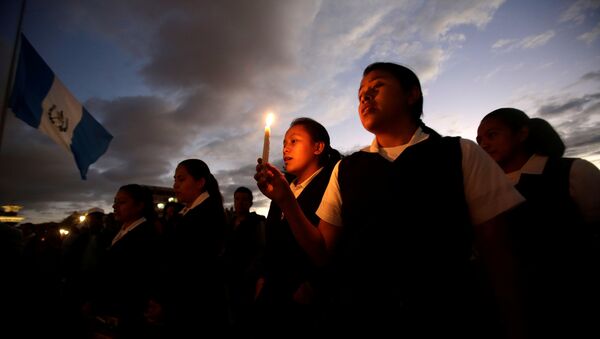 Homenaje a las víctimas del incendio en Guatemala - Sputnik Mundo