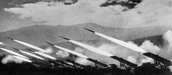 Katiusha en acción durante un combate contra los nazis alemanes (Segunda Guerra Mundial) Katiusha en acción durante un combate contra los nazis alemanes (Segunda Guerra Mundial) - Sputnik Mundo