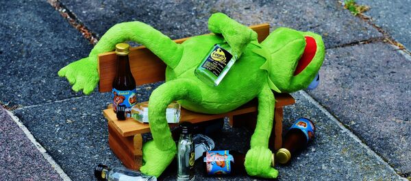 Alcoholismo (ilustración) - Sputnik Mundo